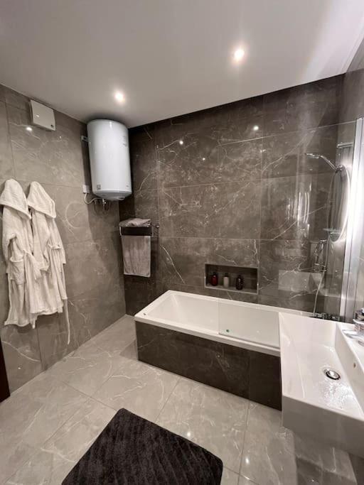 3 Bedroom Seaside Luxury Accommodation - Sleeps 8 San Pawl il-Baħar Extérieur photo