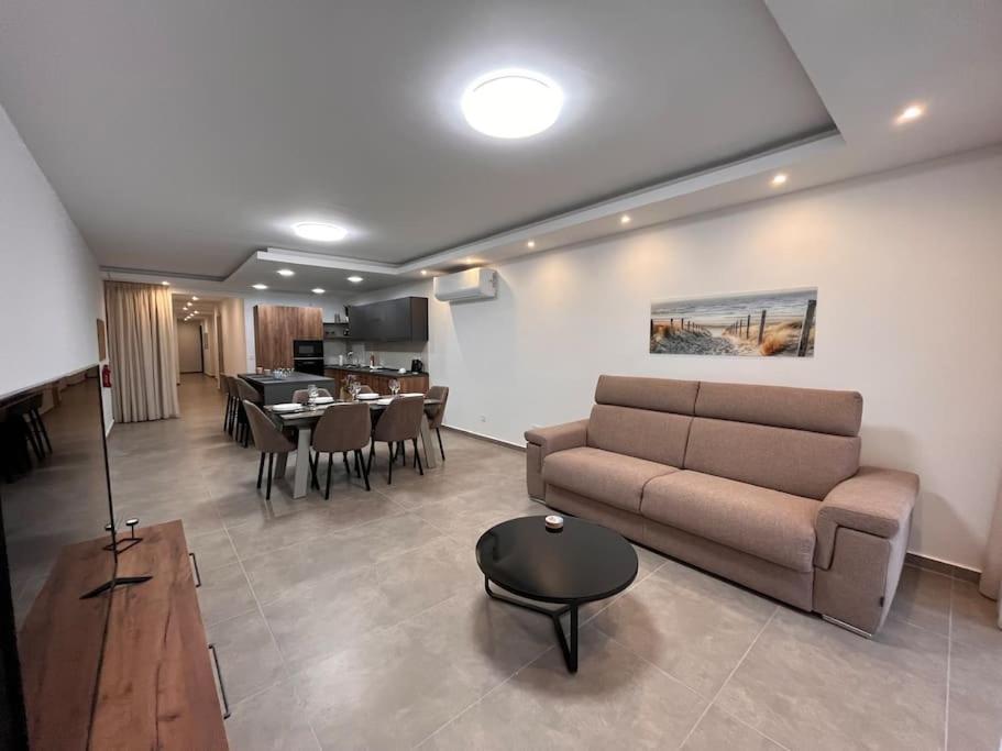 3 Bedroom Seaside Luxury Accommodation - Sleeps 8 San Pawl il-Baħar Extérieur photo
